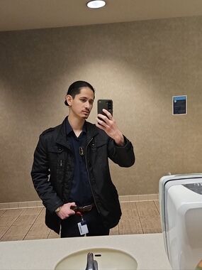 Meet your Posher, Uziel